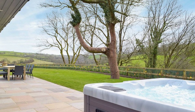 4 bedroom accommodation in Llanboidy, near Laugharne