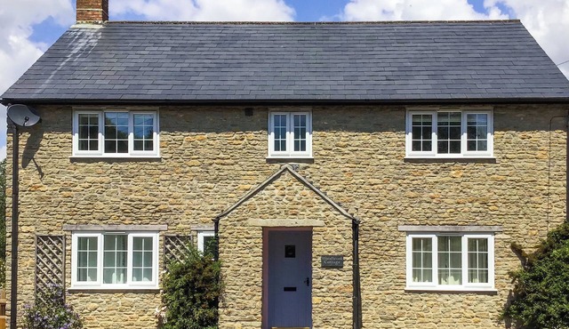 4 bedroom accommodation in Bothenhampton, near Bridport
