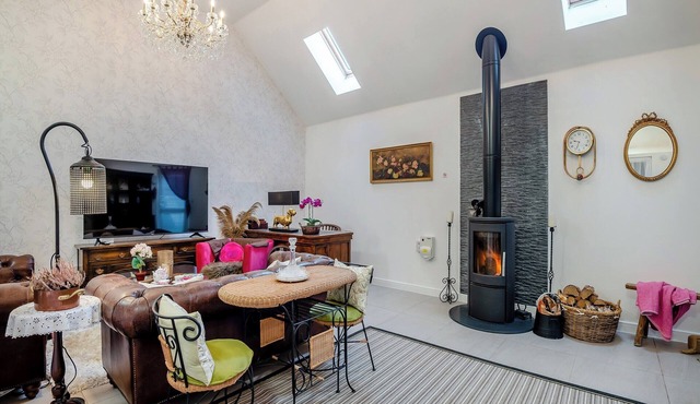 4 bedroom accommodation in Corsham