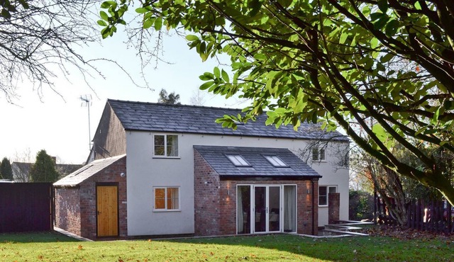 4 bedroom accommodation in Alvanley, near Frodsham