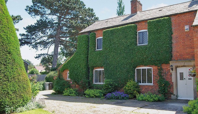 4 bedroom accommodation in Harlaxton, near Grantham