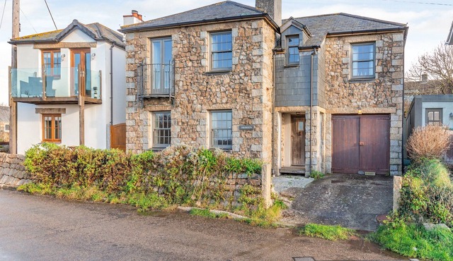 4 bedroom accommodation in Kuggar, near Helston
