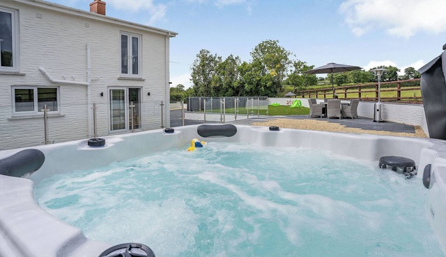 4 bedroom accommodation in Henllan