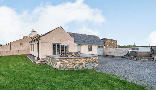 4 bedroom accommodation in Penrhos Feilw, near Trearddur Bay