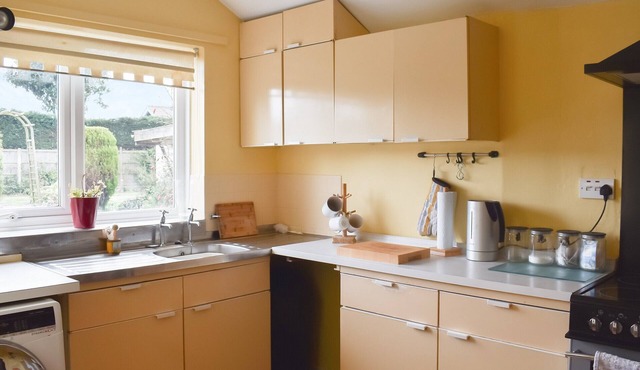 4 bedroom accommodation in Stutton, near Ipswich