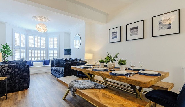 4 bedroom accommodation in Margate