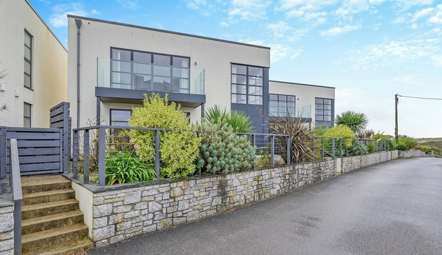 4 bedroom accommodation in Holywell Bay, near Perranporth