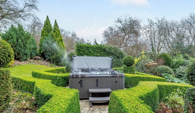 4 bedroom accommodation in Newtown