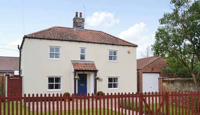 4 bedroom accommodation in Sea Palling, near Stalham