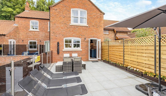 4 bedroom accommodation in Welton Le Marsh, near Skegness