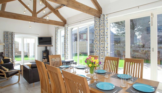 4 bedroom accommodation in Slindon, near Eccleshall