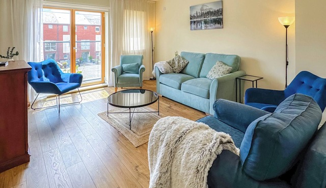 4 bedroom accommodation in Swansea
