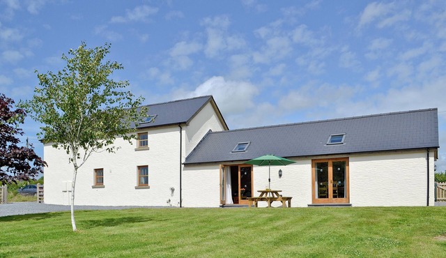 4 bedroom accommodation in Henllan Amgoed, near Narberth