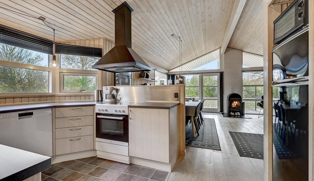 4 bedroom accommodation in Humble