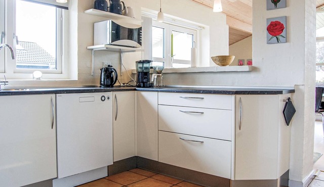 4 bedroom accommodation in Humble