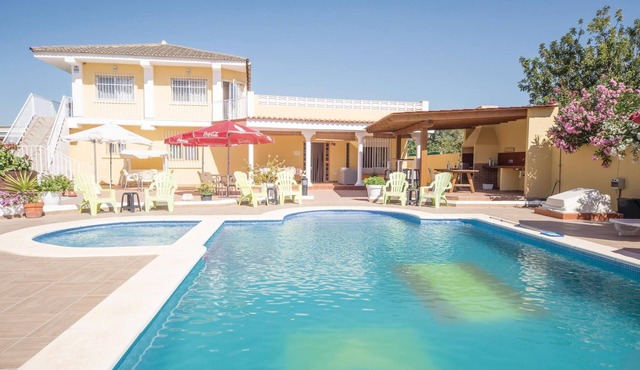 4 bedroom accommodation in Llíria