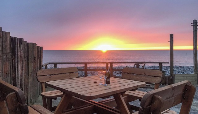 4 bedroom accommodation in Borth, near Aberystwyth