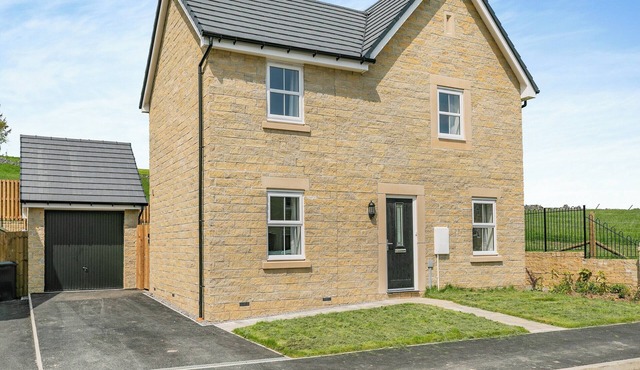 4 bedroom accommodation in Buxton