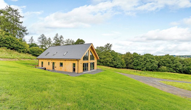 4 bedroom accommodation in Carno