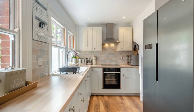 4 bedroom accommodation in Cromer