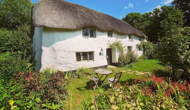 4 bedroom accommodation in Higher Ashton, near Exeter