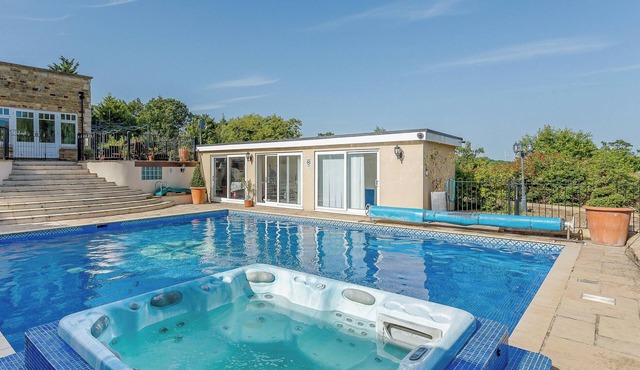 4 bedroom accommodation in Isham