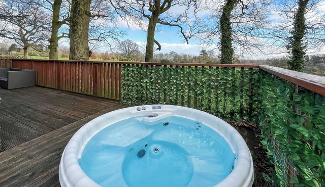 4 bedroom accommodation in Kenwick, near Louth