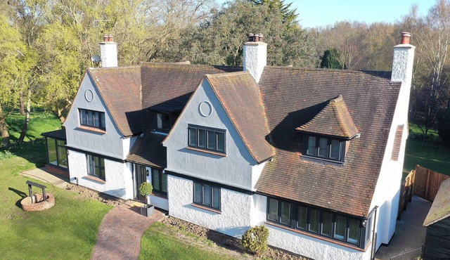 4 bedroom accommodation in Maldon