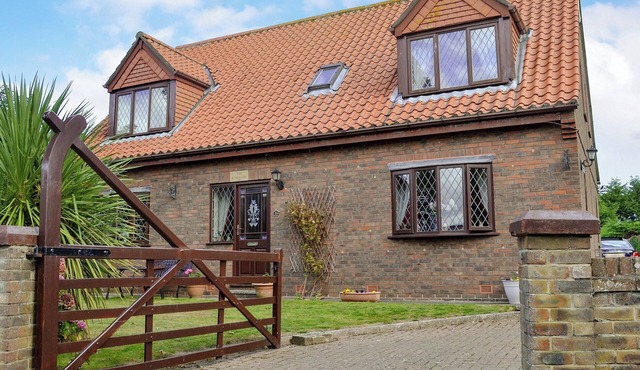 4 bedroom accommodation in Lebberston, near Filey
