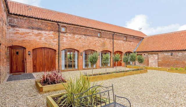 4 bedroom accommodation in East Stoke, near Newark