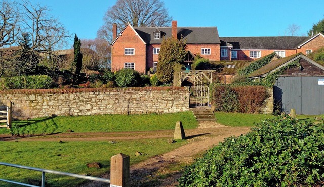 4 bedroom accommodation in Newent