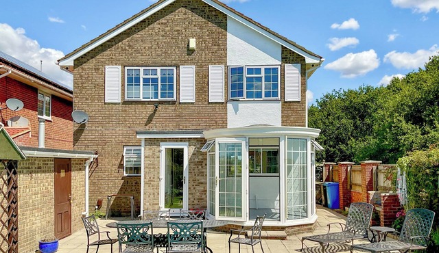 4 bedroom accommodation in Poole