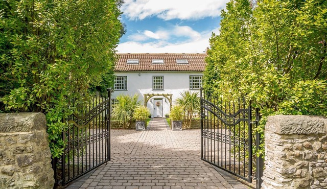 4 bedroom accommodation in Hawthorn, near Seaham