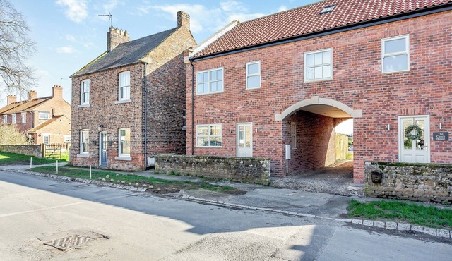 4 bedroom accommodation in Rainton, near Thirsk