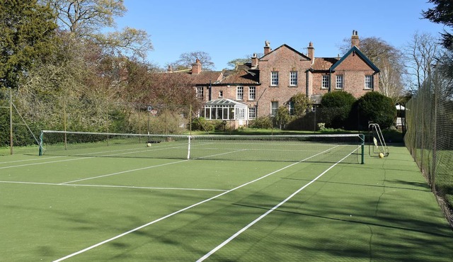 4 bedroom accommodation in Maunby, near Thirsk