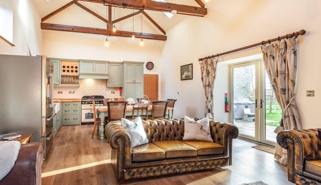 4 bedroom accommodation in Dorrington, near Lincoln