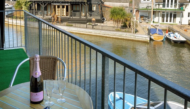 4 bedroom accommodation in Wroxham