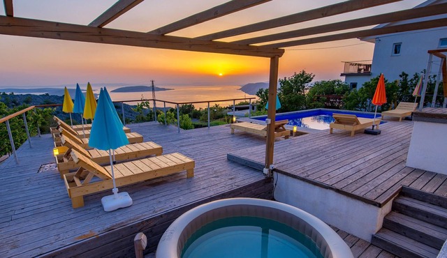 4 bedroom accommodation in Lukovo