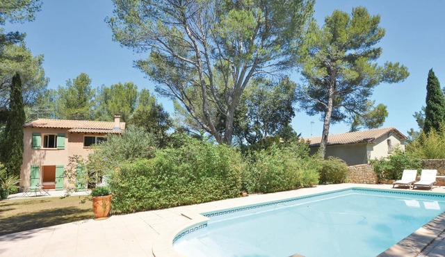 4 bedroom accommodation in Nîmes