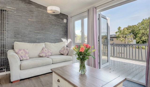 4 bedroom accommodation in Wootton Bridge, Nr Cowes