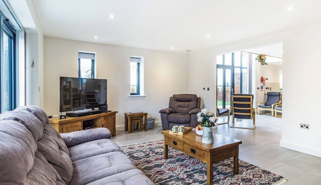 4 bedroom accommodation in Wicken, near Soham