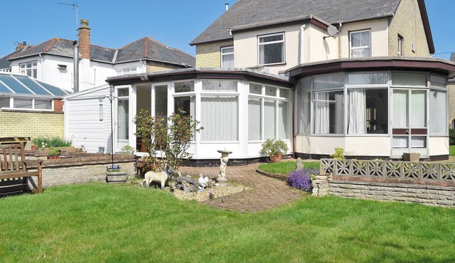 4 bedroom accommodation in Ely