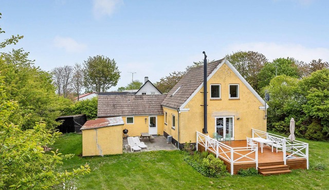 4 bedroom amazing home in østermarie