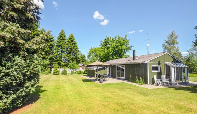 4 bedroom amazing home in Idestrup