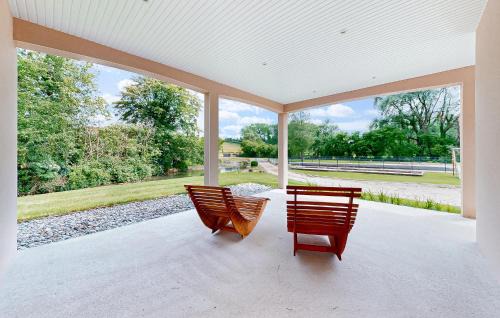 4 Bedroom Amazing Home In Bezinghem