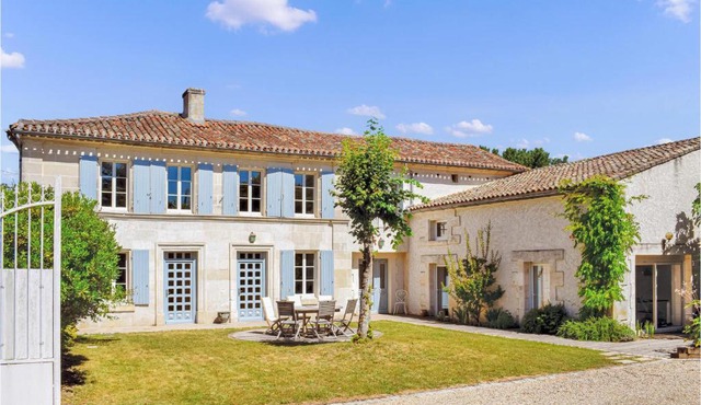 4 Bedroom Amazing Home In Champmillon