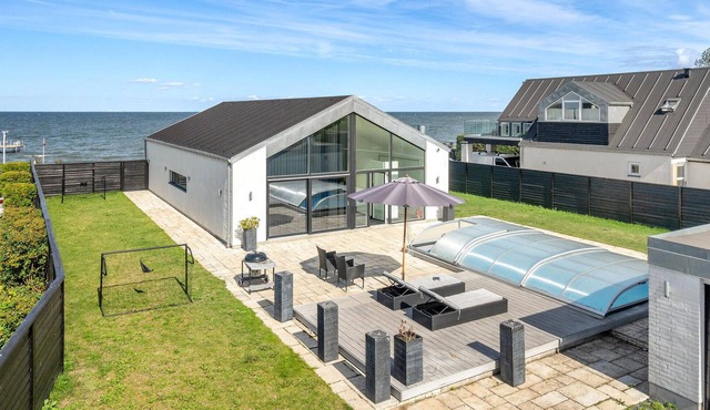 4 bedroom amazing home in Strøby