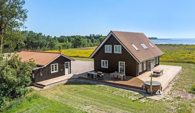 4 bedroom amazing home in Askø