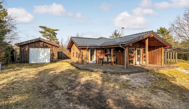 4 bedroom amazing home in Hals