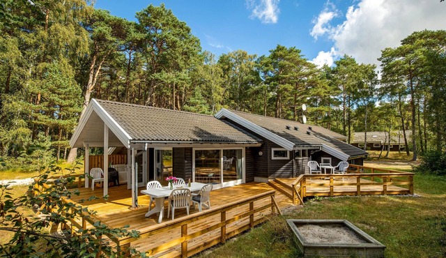 4 bedroom amazing home in Nexø